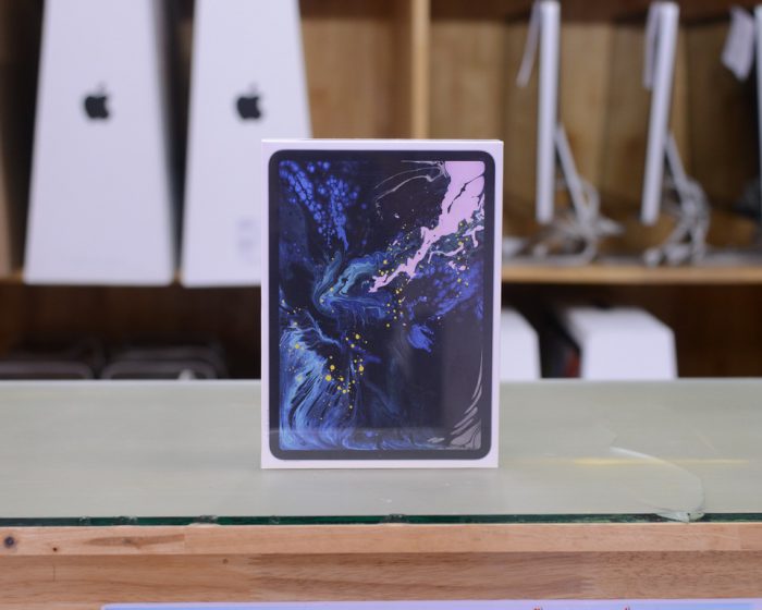 Brand New!! iPad Pro 11-inch 64GB Wi-Fi ( Silver ) Apple Warranty 1 Year