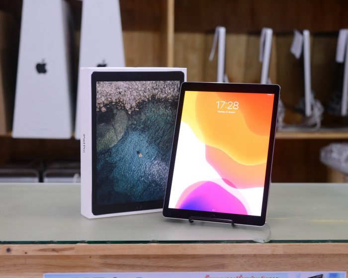 iPad Pro 12.9-inch ( Gen 2 ) 64GB Wi-Fi + Cellular ( Space Grey ) Full Box