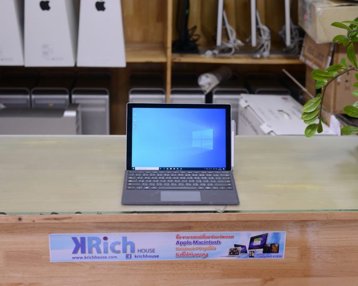 Microsoft Surface Pro 5 / Core i5-7300U 2.6 GHz RAM 8GB SSD 256 GB / Surface Pen+ Keyboard