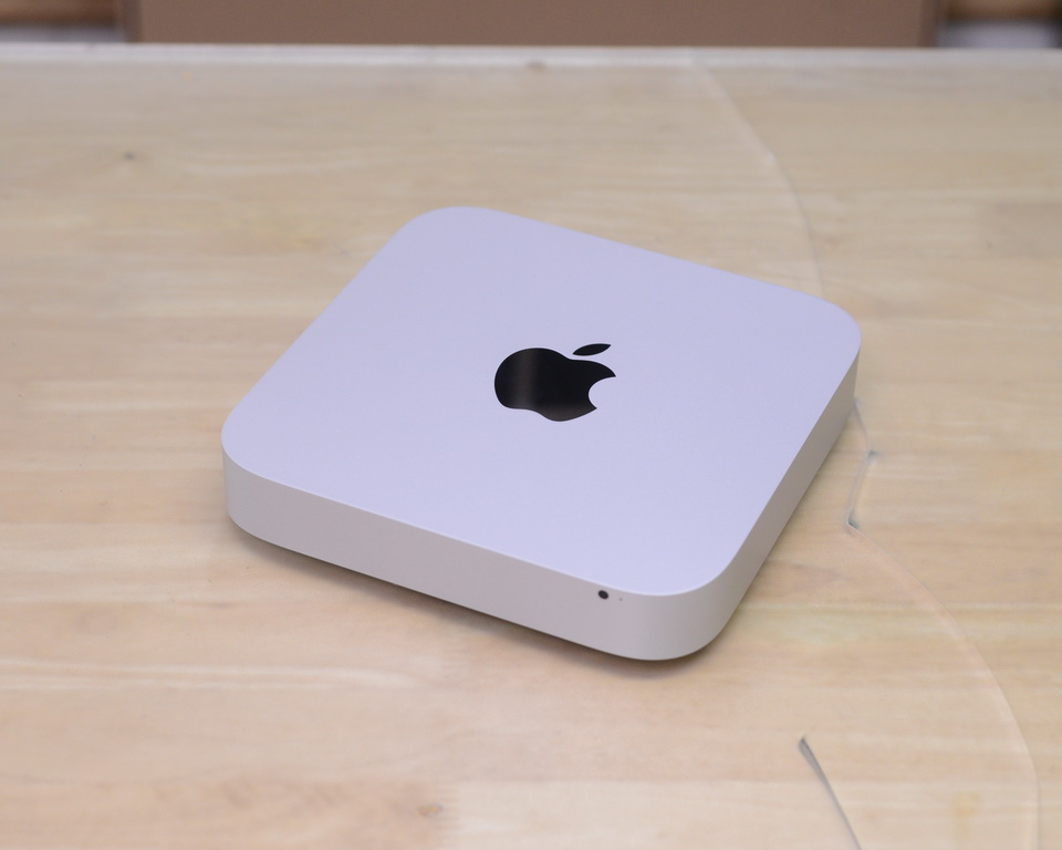 Mac mini Server Core i7 2.3GHz. Ram 16GB. SSD 500GB. + HDD 1TB