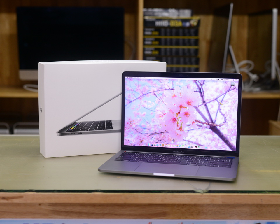 2016 macbook pro 13 inch display