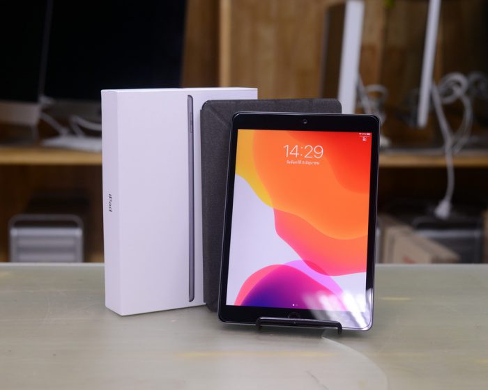 iPad 7 10.2-inch ( 2019 ) 32GB Wi-Fi ( Space Grey ) Full Box + Case + Tempered Glass Apple Warranty 27-05-2021
