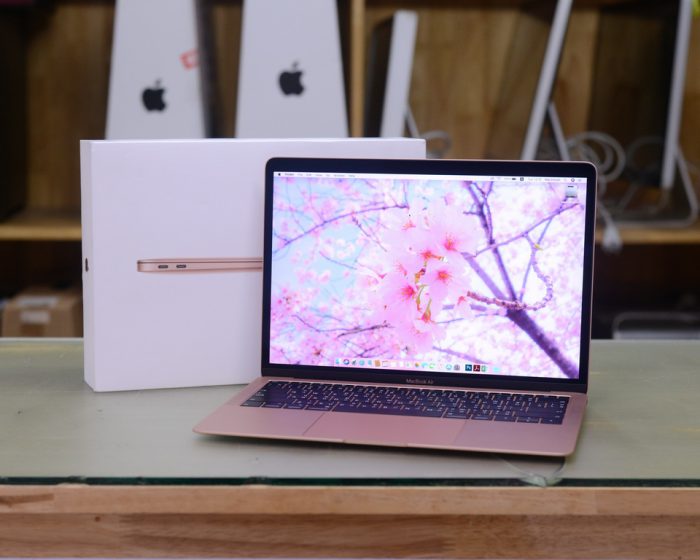 MacBook Air 13-inch Core i5 1.6GHz. RAM 8GB. SSD 128GB. 2018. ( Gold ) Full Box