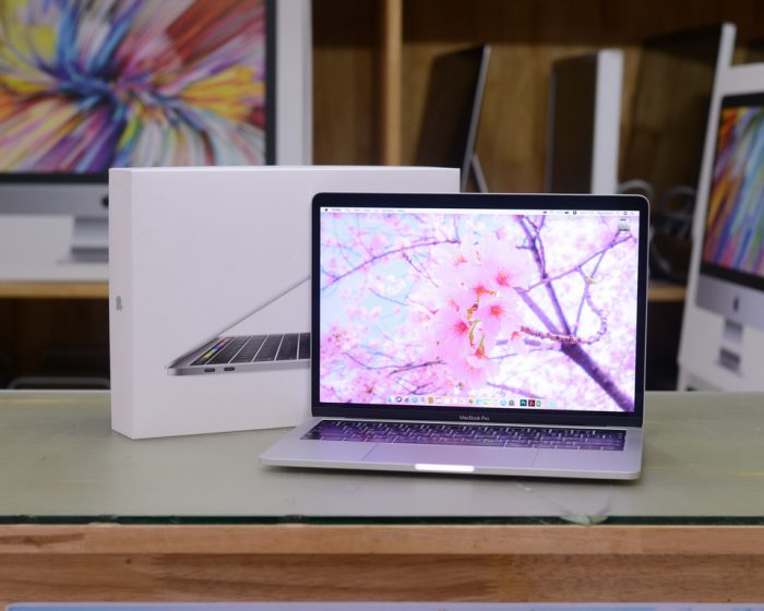 MacBook Pro 13-inch 4-Core i5 1.4GHz. RAM 16GB. SSD 128GB. 2019. Touch Bar. ( Silver ) ( CTO. ) Full Box Apple Warranty 14-10-2020 ( New Display )