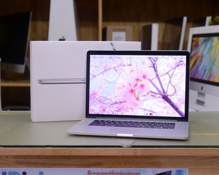 MacBook Pro Retina 15-inch Quad-Core i7 2.0GHz. Ram 8GB. SSD 256GB. Late 2013. Full Box ( New Battery )