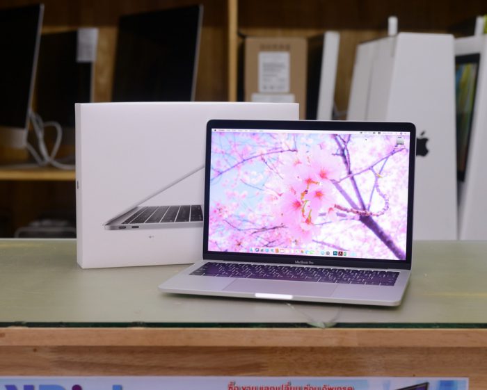 MacBook Pro Retina 13-inch Core i5 2.3GHz. Ram 8GB. SSD 256GB. Silver 2017. ( Non Touch Bar ) Full Box. Apple Warranty 20-04-2021