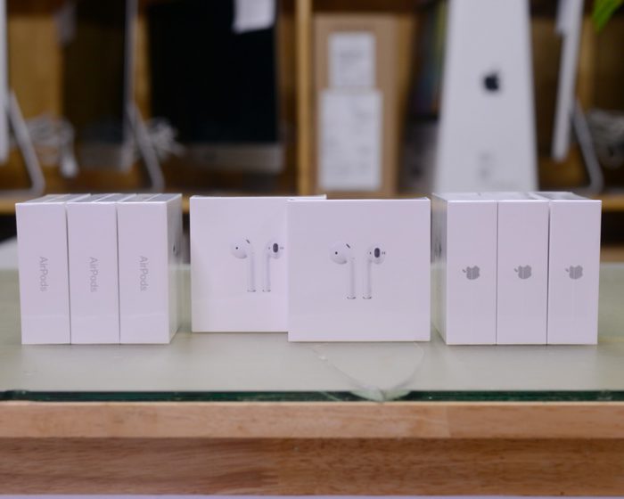 Brand New – AirPods Gen 2 (Charging Case) / Full Box * Apple Warranty 17-9-2021