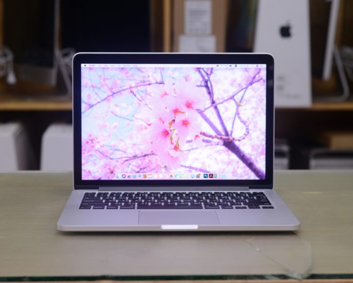 MacBook Pro Retina 13-inch Core i5 2.7GHz. RAM 8GB. SSD 128GB. Early 2015.