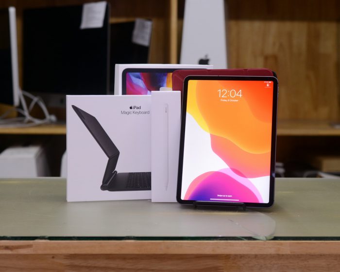 iPad Pro 11-inch ( Gen 2 ) 512GB Wi-Fi + Cellular ( Space Gray ) Full Box Apple Care+ Warranty 16-07-2022 + Full Box Magic keyboard + Full Box Apple Pencil ( Gen 2 ) + Case Qniq