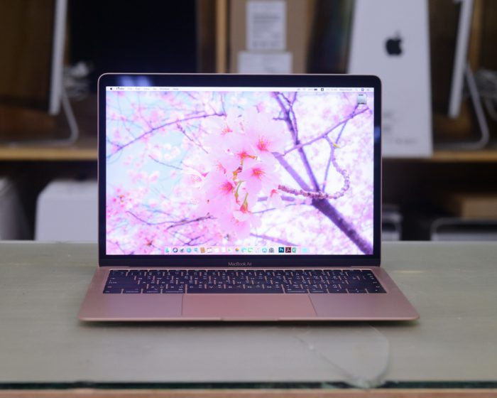 MacBook Air 13-inch Core i5 1.6GHz. RAM 8GB. SSD 256GB. 2018. ( Gold )