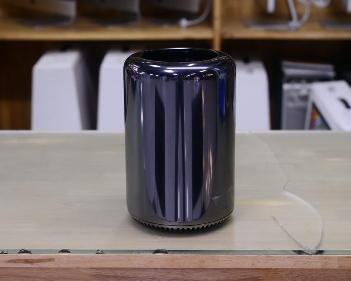 Mac Pro Xeon E5 Quad-Core 3.7GHz Ram 8GB SSD 1TB / DUAL AMD Fire Pro D300x2 2GB GDDR5 Late 2013