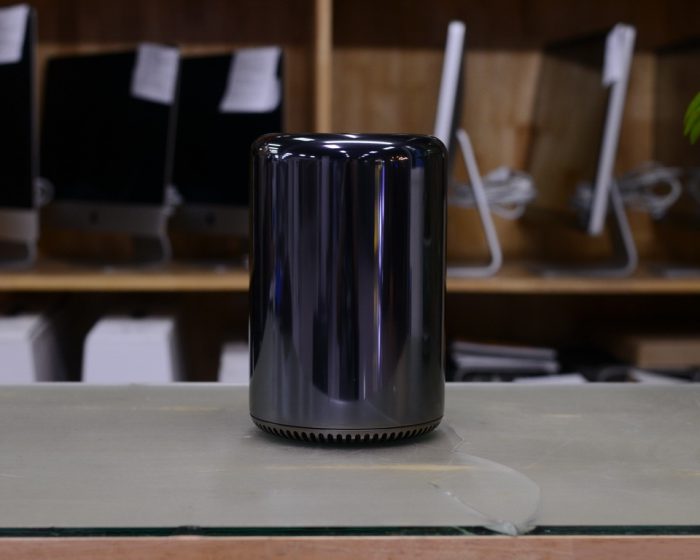 Mac Pro Intel 6-Core Xeon E5 3.5GHz. Ram 32GB. SSD 1TB. DUAL VGA AMD Fire Pro D500 Late 2013.