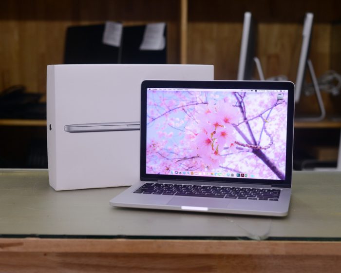 MacBook Pro Retina 13-inch Intel Core i5 2.6GHz. Ram 8GB. SSD 256GB. Mid 2014. Full Box
