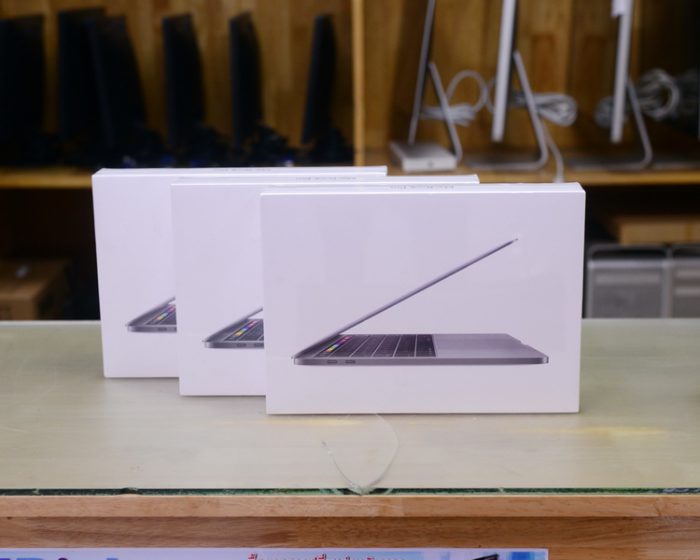 Brand New!! CTO CPU + RAM MacBook Pro 13-inch Retina 2019 -Touch Bar (SPG) / 4-Core i7 2.8GHz RAM 16GB SSD 256GB / Box *Warranty 1 Year
