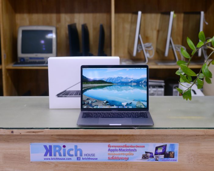 MacBook Pro 13-inch 2016 (Space Gray) i7 2.4GHz RAM 8GB SSD 256GB Iris Graphics 540 / Box * New Display + New Battery