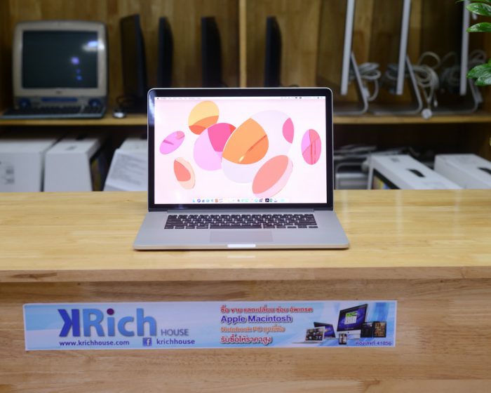 MacBook Pro Retina 15-inch Quad-Core i7 2.4GHz. RAM 8GB. SSD 256GB. Early 2013. (NEW Battery)