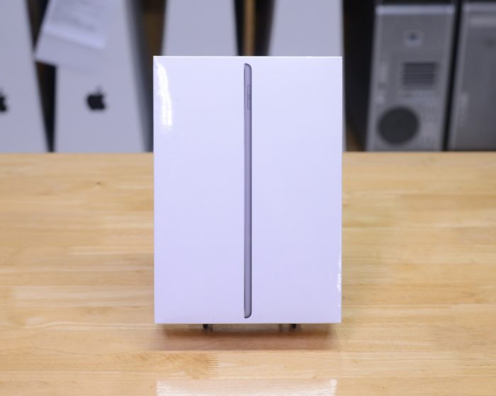 Brand New!! iPad 8 10.2-inch ( 2020 ) 32GB Wi-Fi ( Space Grey ) Apple Warranty 1 Year
