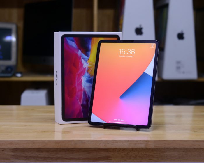 iPad Pro 11-inch ( Gen 2 ) 256GB Wi-Fi + Cellular ( Space Gray ) Full Box Apple Care+ Warranty 10-10-2022