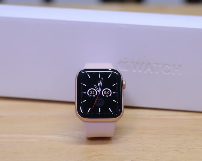 Apple Watch Series 6 GPS Aluminum 44mm. ( Gold ) Pink Sand Sport Band Full Box Apple Warranty 28-12-2021