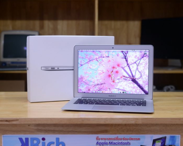 MacBook Air 13-inch Intel Core i5 1.8GHz. RAM 8GB. SSD 128GB. 2017. Full Box