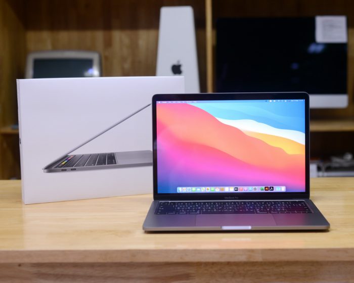 MacBook Pro 13-inch Quad-Core i5 2.0GHz. RAM 16GB. SSD 512GB. 2020. ( Space Grey ) Full Box Warranty Apple 06/06/2021