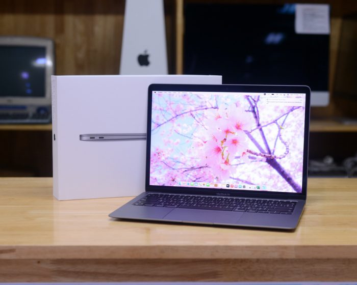 MacBook Air 13-inch Apple CPU M1 8-Core GPU 8-Core RAM 16GB. SSD 512GB. 2020. ( CTO ) ( Space Gray ) Full Box Apple Warranty 27-12-2021