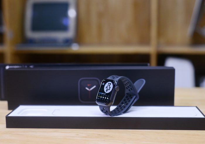 Apple Watch Nike SE GPS 40mm (Space Grey) / สาย Nike Sport Band Anthracite / Black Apple Warranty 25/11/2021 Full Box