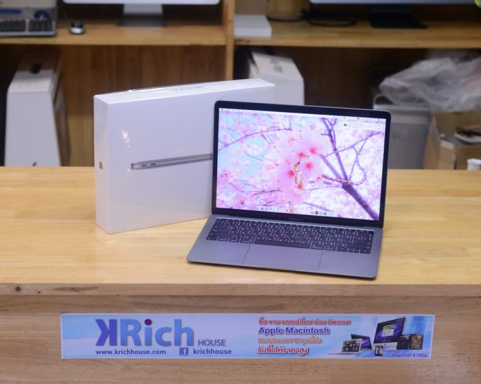 MacBook Air 13-inch Core i5 1.6GHz. RAM 8GB. SSD 256GB. 2019. ( Space Gray ) Full Box