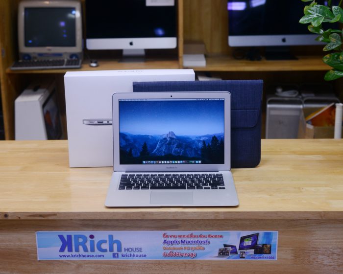 MacBook Air 13-inch 2017 / Core i5 1.8GHz RAM 8GB SSD 128GB HD Graphics 6000(1.5GB) / Box + Soft Case