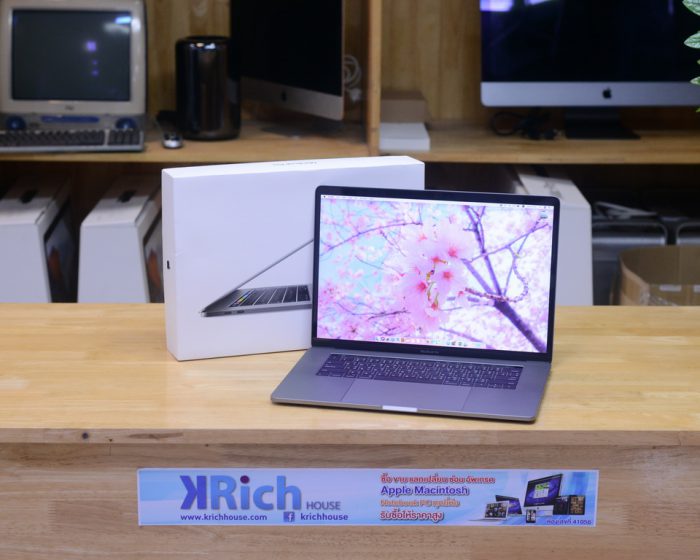 MacBook Pro Retina 15-inch Quad-Core i7 2.9GHz. Ram 16GB. SSD 1TB. AMD Radeon Pro 460 Touch Bar 2016. ( CTO ) ( Space Gray ) Full Box