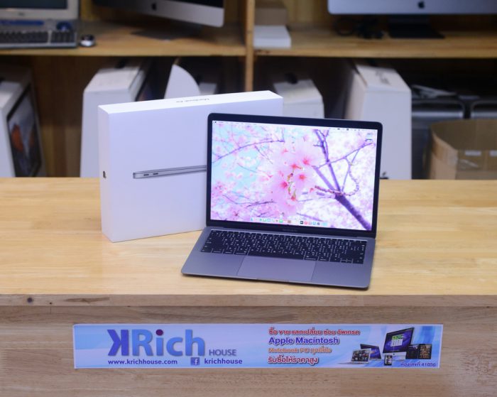 MacBook Air 2018. 13-inch Core i5 1.6GHz. RAM 8GB. SSD 256GB. ( Space Gray ) Full Box Apple Care+ Warranty 09-04-2022