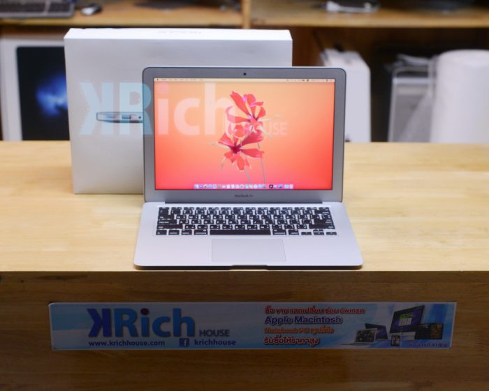 MacBook Air 13-inch Early 2015 Core i5 1.6GHz. RAM 8GB SSD 128GB Full Box