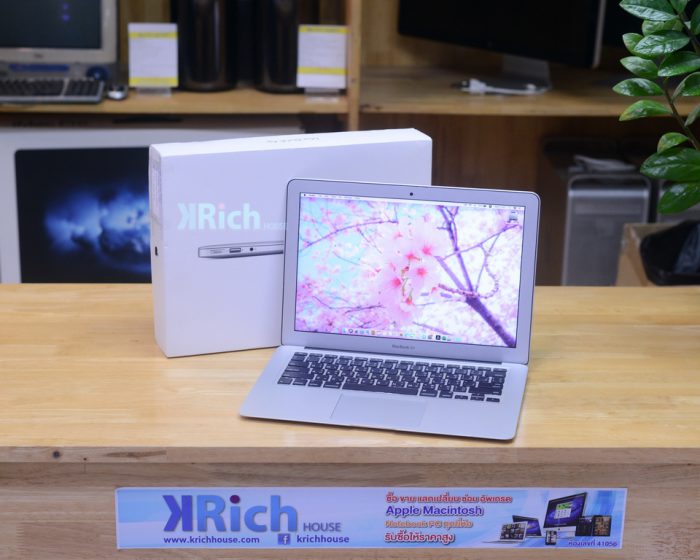 MacBook Air 13-inch 2017. Intel Core i5 1.8GHz. RAM 8GB. SSD 128GB. Full Box