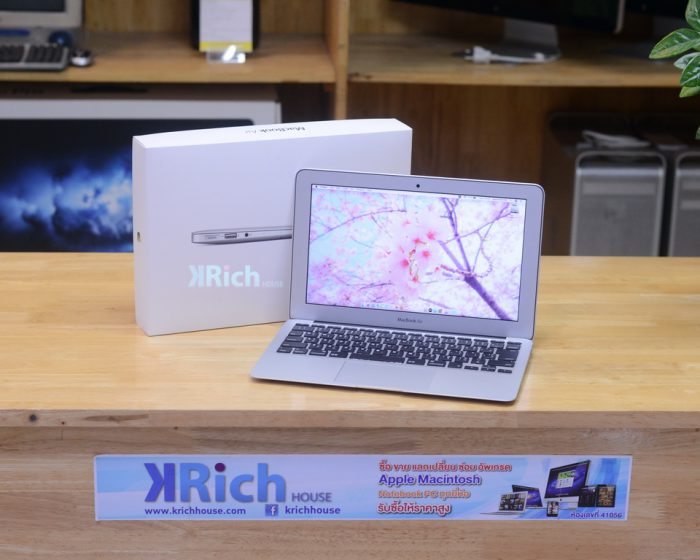 MacBook Air 11-inch Mid 2013. Intel Core i5 1.3GHz. RAM 4GB. SSD 256GB. Full Box ( Keyboard Japanese ) ( New Battery )