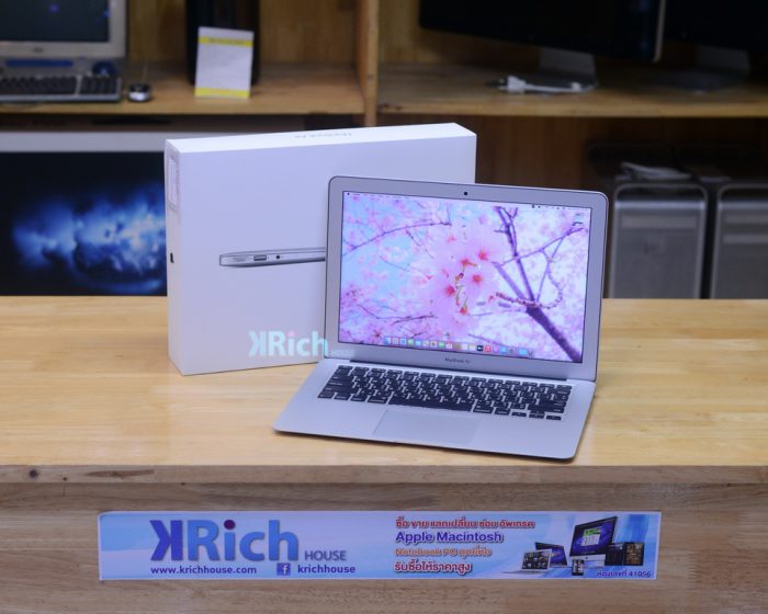 MacBook Air 13-inch 2017. Intel Core i5 1.8GHz. RAM 8GB. SSD 256GB. Full Box
