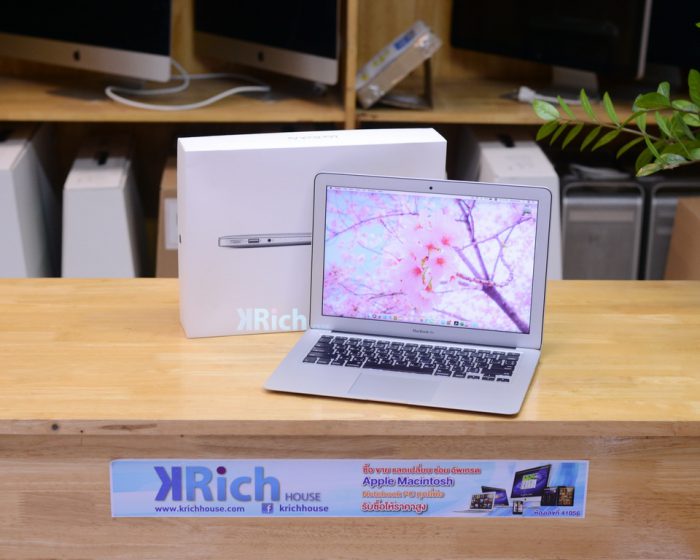 MacBook Air 13-inch Early 2015. Intel Core i5 1.6GHz Ram 4GB SSD 128GB Full Box