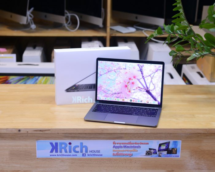 MacBook Pro 13-inch 2020. ( CTO ) Intel 4-Core i7 2.3GHz. RAM 16GB. SSD 512GB. Touch Bar ( Space Gray ) Full Box