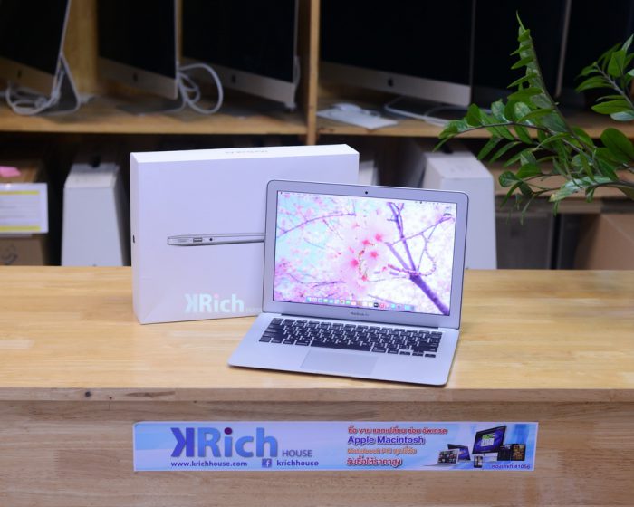 MacBook Air 13-inch 2017. Intel Core i5 1.8GHz. RAM 8GB. SSD 128GB. Full Box