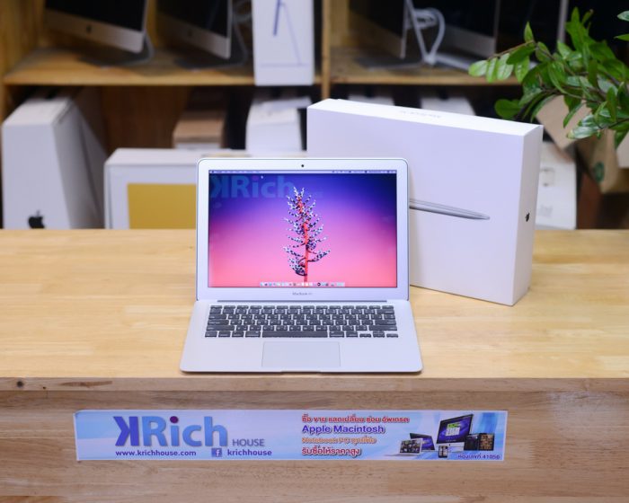 MacBook Air 13-inch 2017 Intel Core i5 1.8GHz. RAM 8GB SSD 128GB / Full Box