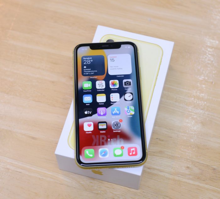 iPhone 11 64GB ( Yellow ) Full Box