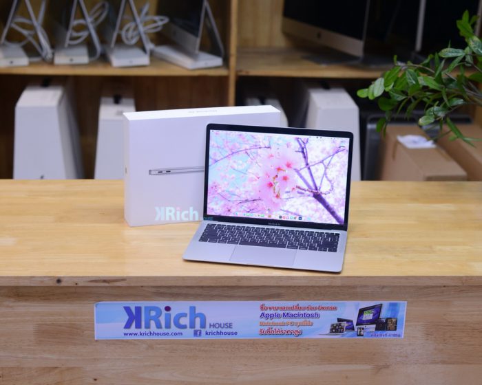 MacBook Air Retina 13-inch. 2019. Intel Core i5 1.6GHz. RAM 8GB. SSD 128GB. ( Silver ) Full Box Apple Care+ Warranty 23-01-2023