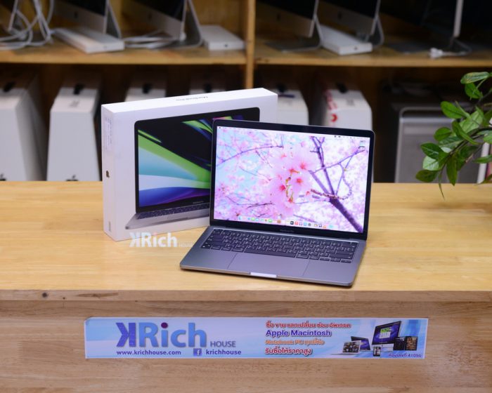 MacBook Pro 13-inch 2020. Apple M1 8-Core RAM 8GB. SSD 256GB. ( Space Gray ) Full Box Apple Warranty 07-09-2022