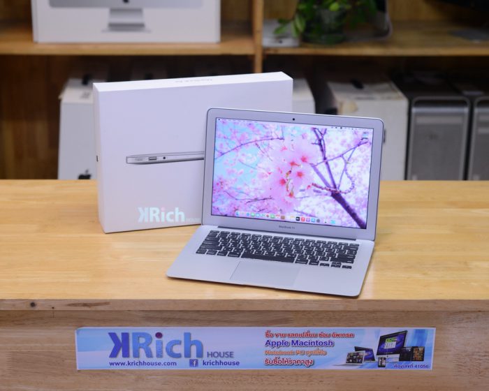 MacBook Air 13-inch 2017. Intel Core i5 1.8GHz. RAM 8GB. SSD 128GB. Full Box