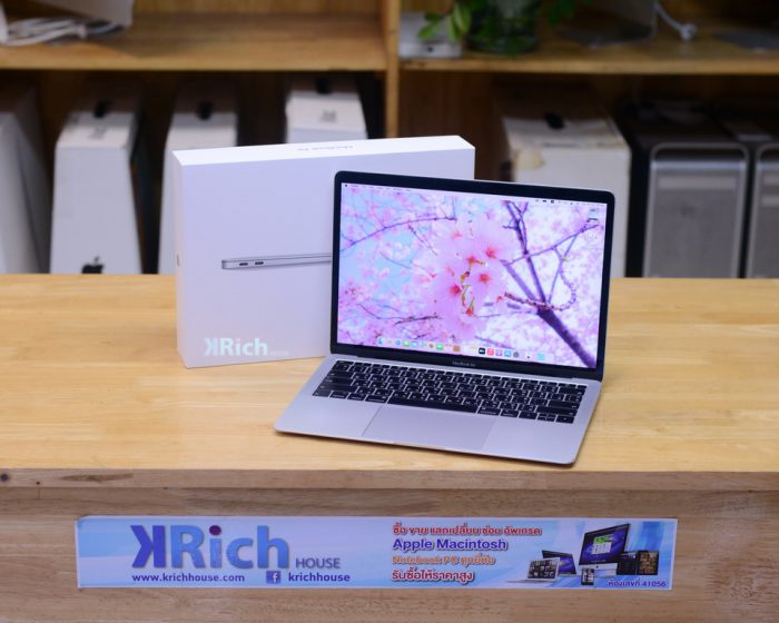 ​ MacBook Air 13-inch 2019. Core i5 1.6GHz. RAM 8GB. SSD 256GB. ( Silver ) Full Box
