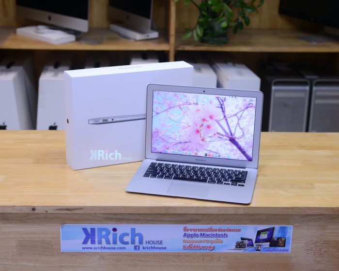 MacBook Air 13-inch 2017. Intel Core i5 1.8GHz. RAM 8GB. SSD 128GB. Full Box