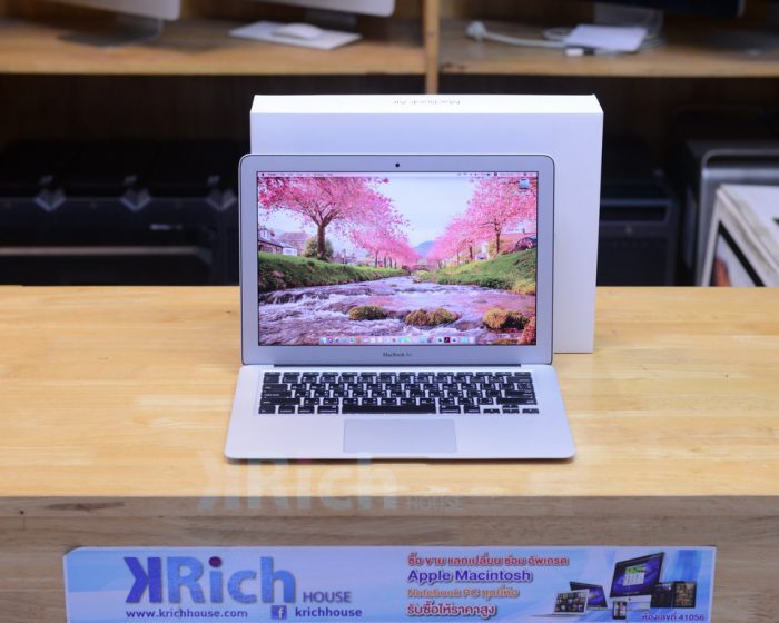 MacBook Air 13-inch Early 2015 Intel Core i5 1.6GHz Ram 4GB SSD 128GB Full Box.(New Battery)