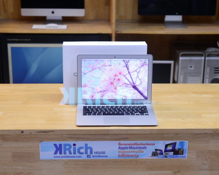 MacBook Air 13-inch 2017. Intel Core i5 1.8GHz. RAM 8GB. SSD 128GB. Full Box