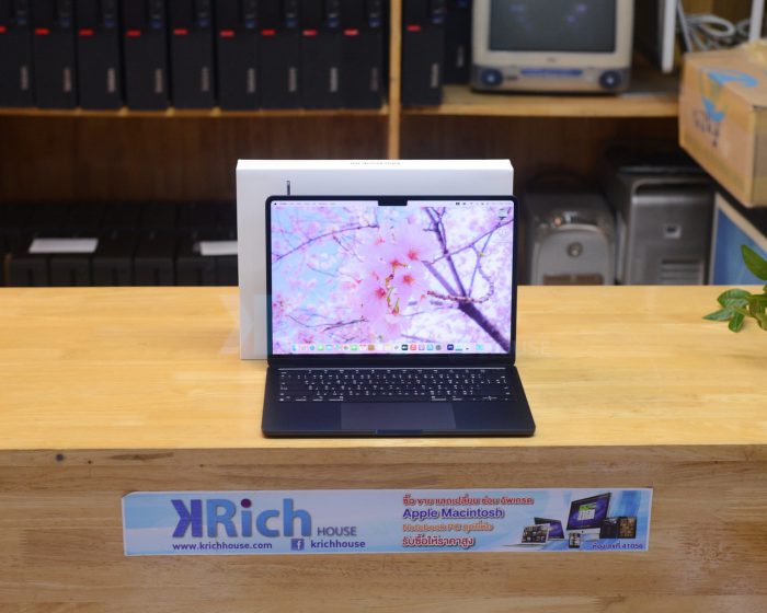 MacBook Air Liquid Retina 13-inch 2022 Apple M2 8-Core GPU 8-Core RAM 8GB SSD 256GB ( Midnight ) Full Box Apple Warranty 26-08-2024