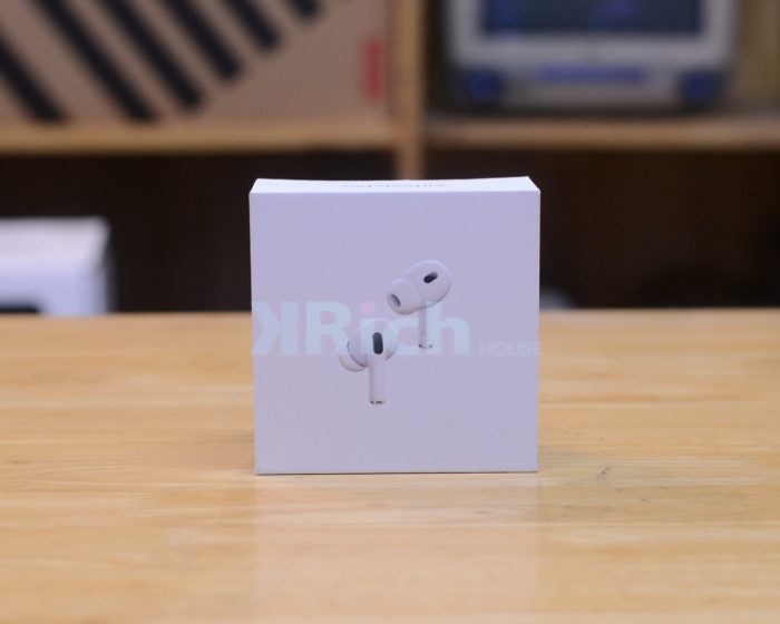 New in Box AirPods Pro ( Gen 2 ) MagSafe Charging Case (USB-C) Apple Warranty 1Year
