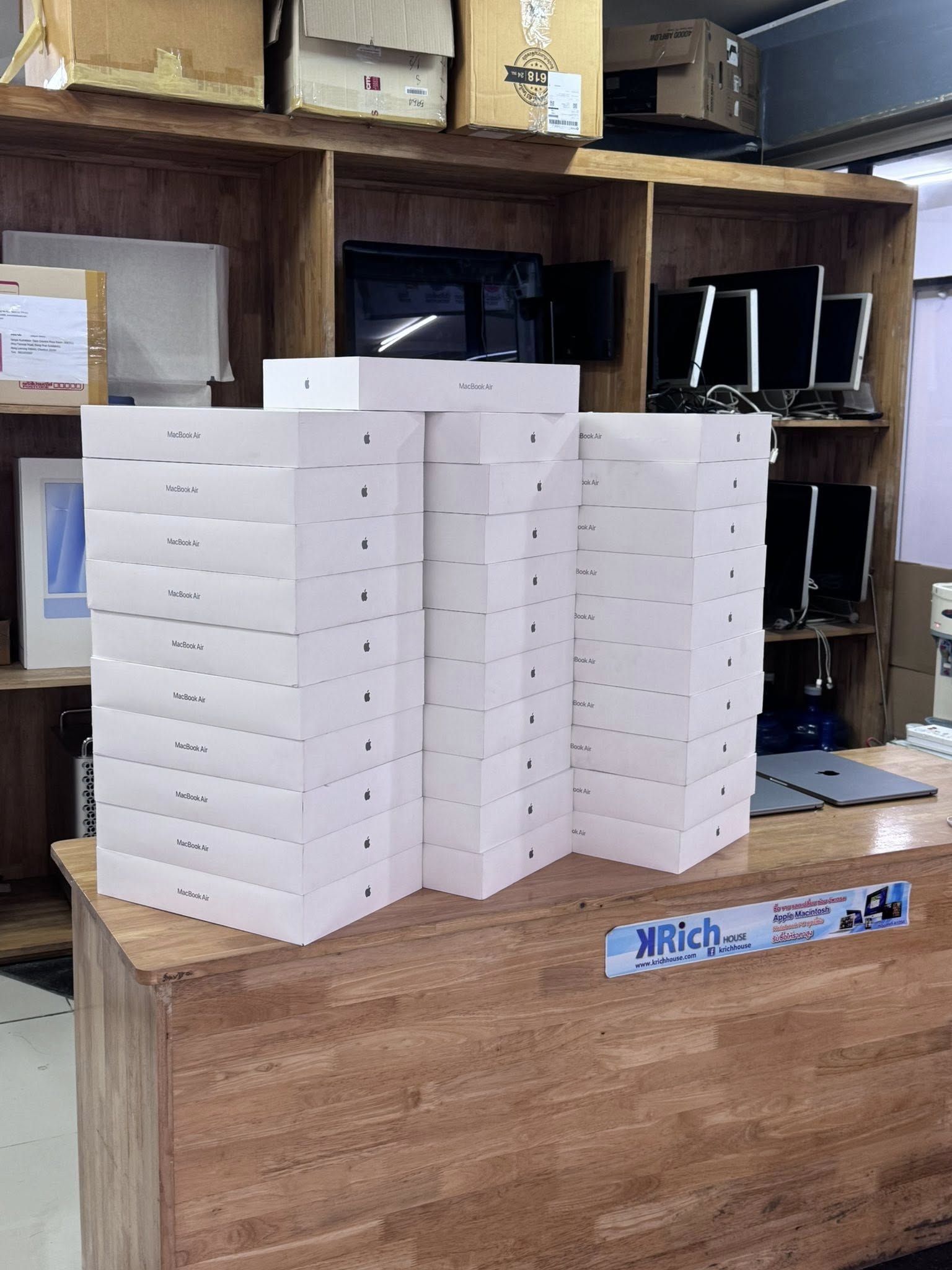 MacBook Air Liquid Retina 15-inch 2024 CTO Apple M3 8-Core GPU 10-Core RAM 24GB SSD 512GB ( Space Gray) Full Box *AppleCare+ 29-08-2027